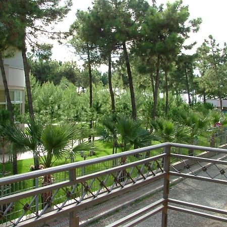 Hotel Dollari Kryemedhej Ngoại thất bức ảnh
