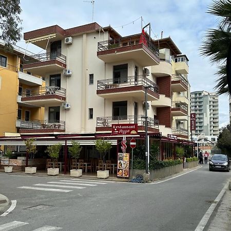 Hotel Dollari Kryemedhej Ngoại thất bức ảnh